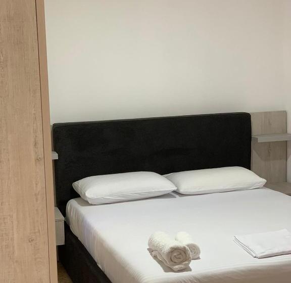 اتاق استاندارد سه نفره, Oxhaku Guest House