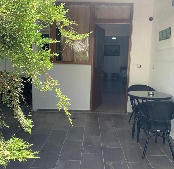 اتاق استاندارد چهار تخته, Oxhaku Guest House