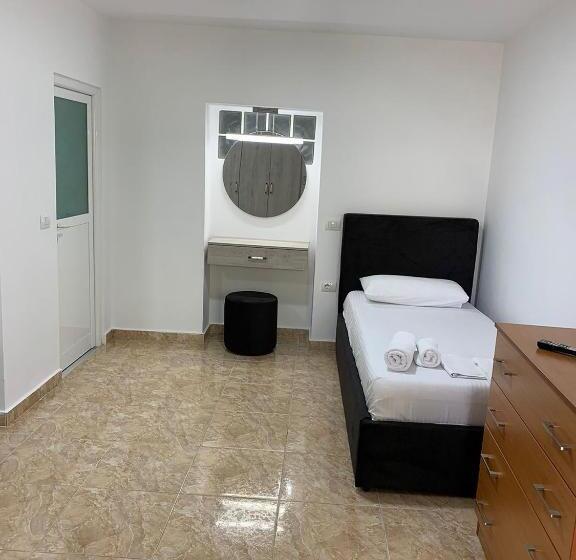 اتاق لوکس سه تخته, Oxhaku Guest House