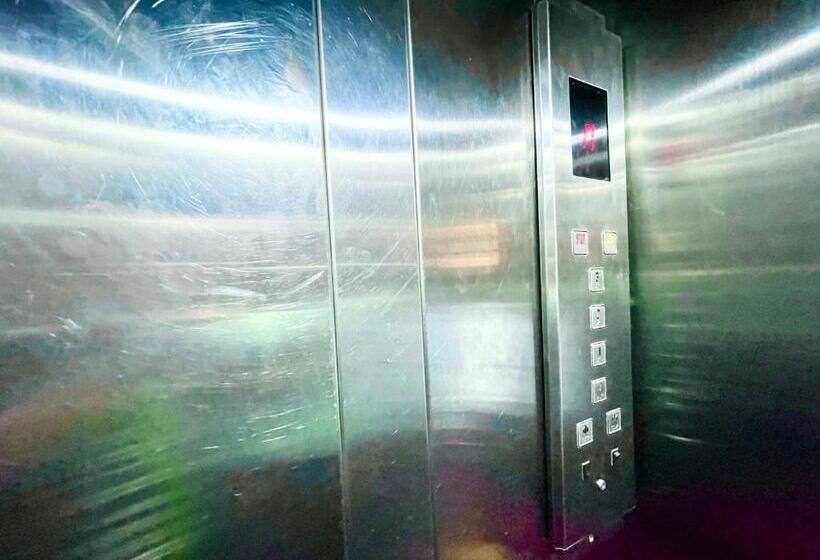 اتاق لوکس, Naren Palace