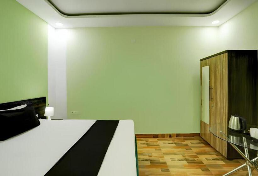 اتاق اکونومی, Raisi Residency