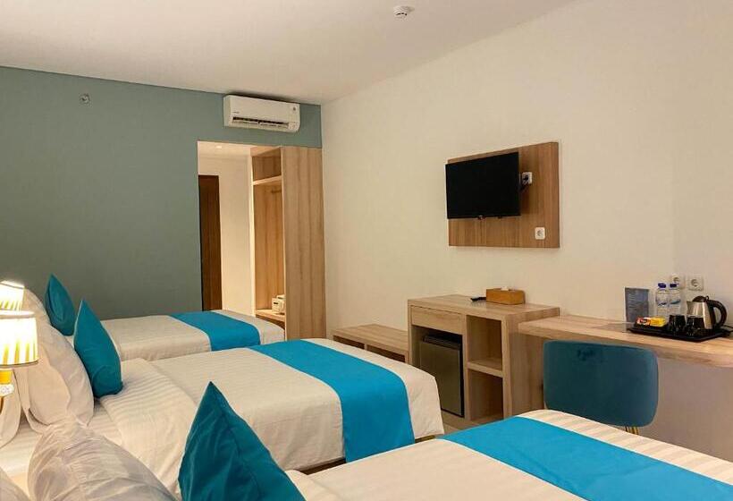 Трехместный Номер Стандарт с Балконом, Zasgo