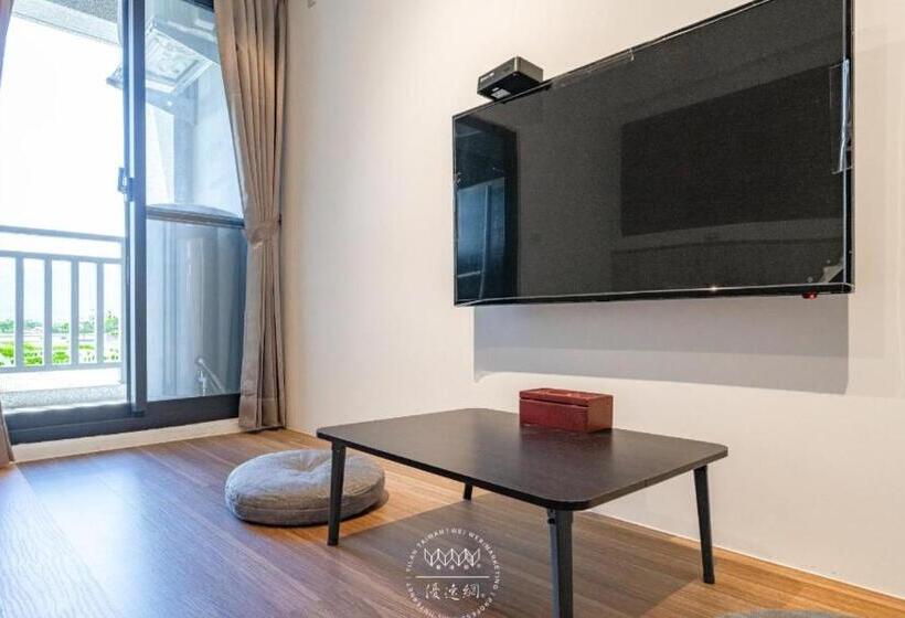 اتاق استاندارد با بالکن, Namek Guesthouse