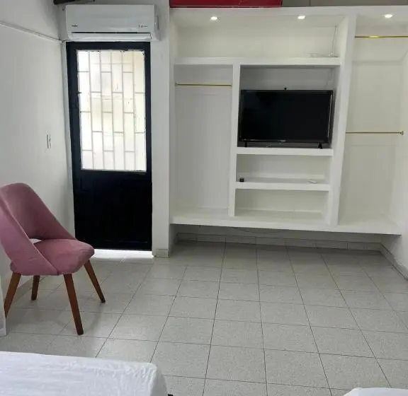 Standard Triple Room with Terrace, Jerusalén