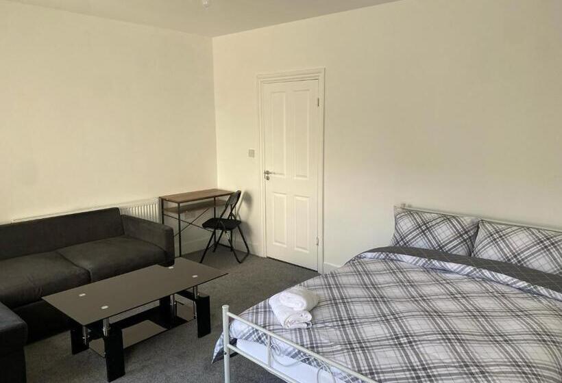 غرفة ديلوكس, Sweet Dreams 2