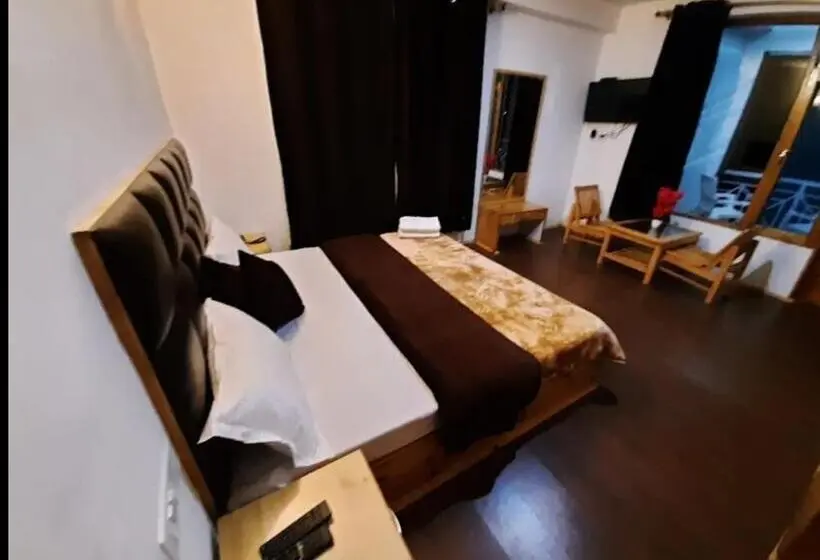 اتاق استاندارد با چشم‌انداز کوهستان, New Chandra Bhaga Guest House