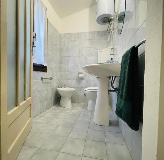 Кровать в Общей Комнате, Casa Del Viandante Borgo Dei Sassi Di Roccamalatina