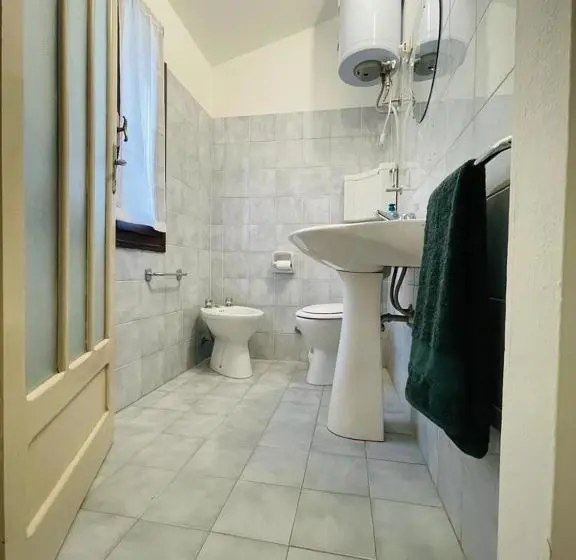 ルームシェアのワンベッド, Casa Del Viandante Borgo Dei Sassi Di Roccamalatina
