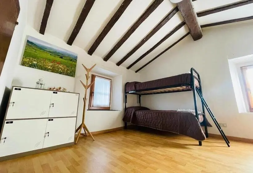 ルームシェアのワンベッド, Casa Del Viandante Borgo Dei Sassi Di Roccamalatina