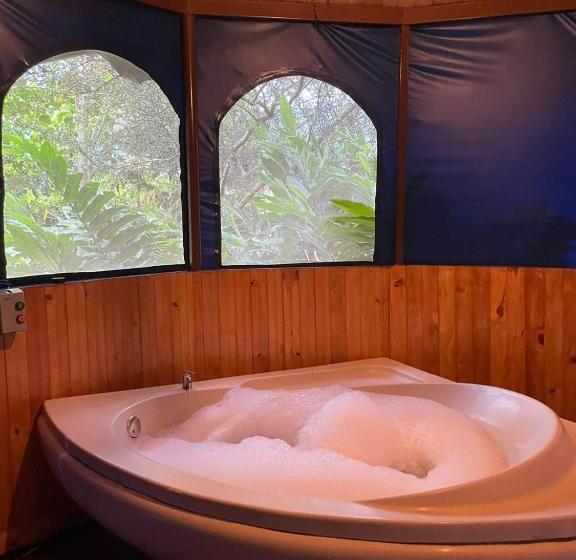 חדר סטנדרט עם ג'קוזי, Villas Del Rio Glamping