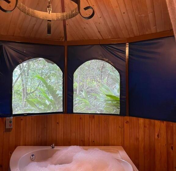 חדר סטנדרט עם ג'קוזי, Villas Del Rio Glamping