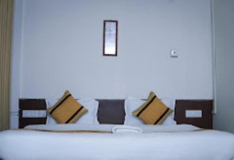 Номер Deluxe, Erica Residency Guwahati