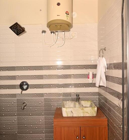 Номер Стандарт с Балконом, Himalayan Hill Top Resort