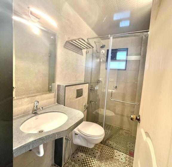 חדר דלוקס, Lar De Oliveira