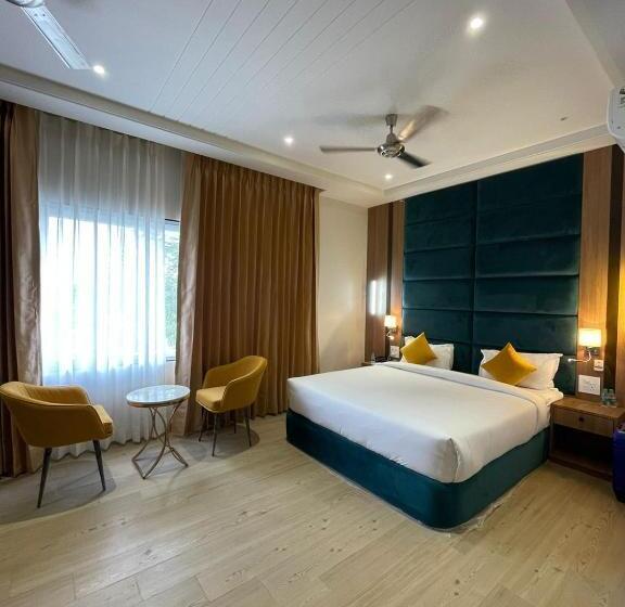 Люкс, Three Seasons