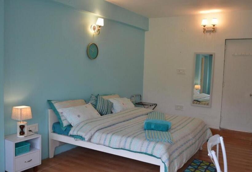 レイクビュースタンダードルーム, Corner 9 By The Lake