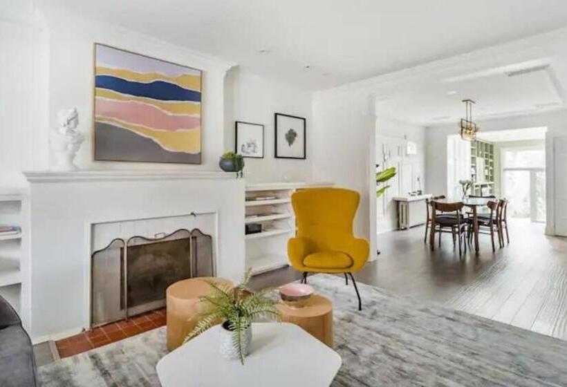 اتاق لوکس, Double Bedroom On Up Or 3 Bedrooms In Basement Near Eglinton Subway Station