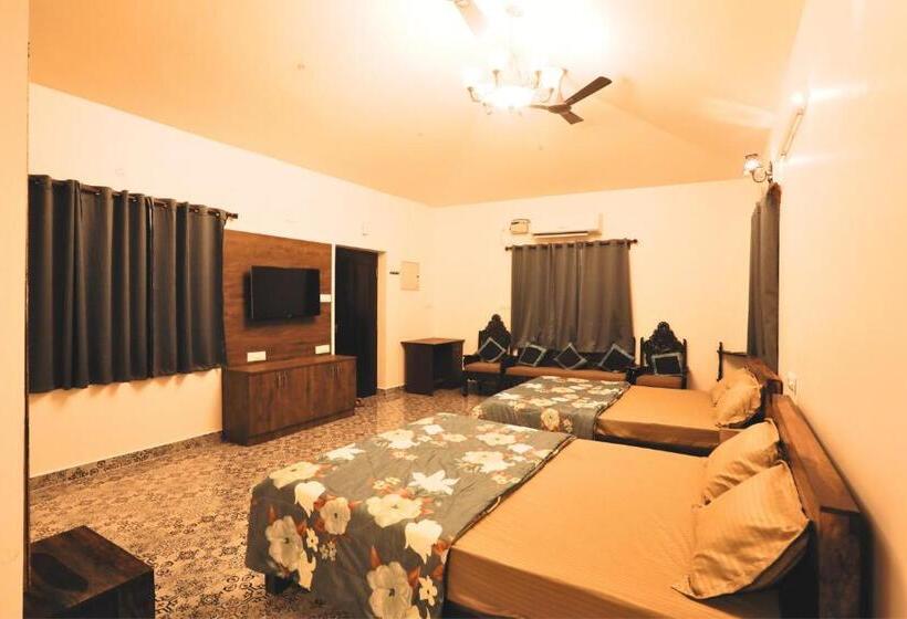 Семейный Номер, Athulya Villa  Leisure And Luxury Villas From Embeholidays