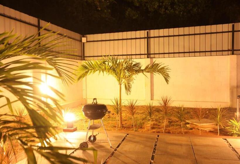 Семейный Номер, Athulya Villa  Leisure And Luxury Villas From Embeholidays