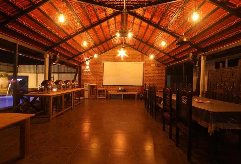 Семейный Номер, Athulya Villa  Leisure And Luxury Villas From Embeholidays