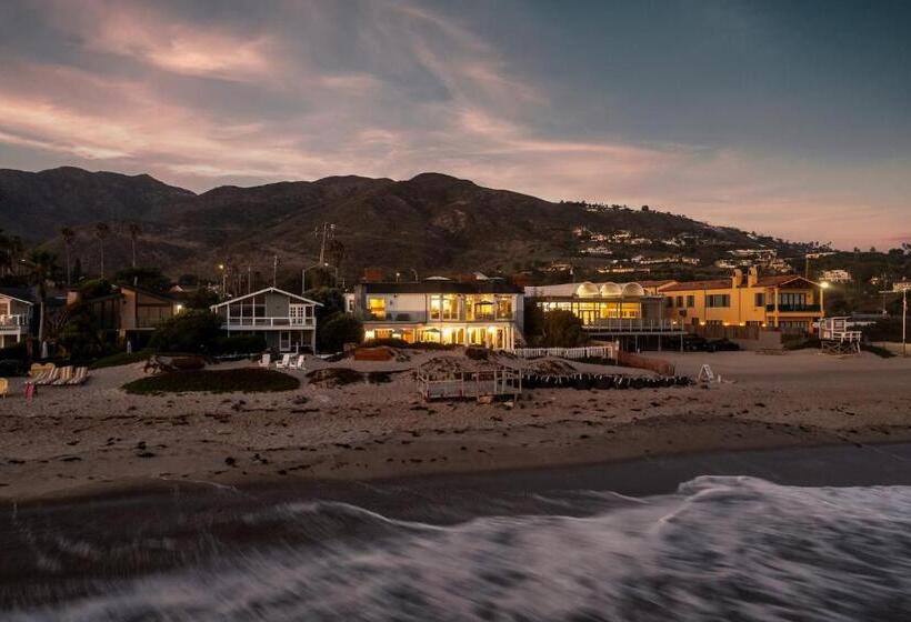 شقة غرفة واحدة, Malibu Dunes By Fieldtrip Expansive Hamptons Style Estate W Private Beach Backyard