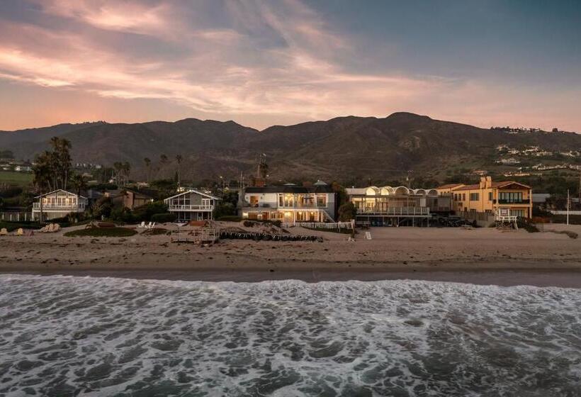 شقة غرفة واحدة, Malibu Dunes By Fieldtrip Expansive Hamptons Style Estate W Private Beach Backyard