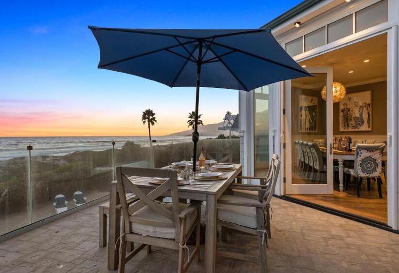 شقة غرفة واحدة, Malibu Dunes By Fieldtrip Expansive Hamptons Style Estate W Private Beach Backyard