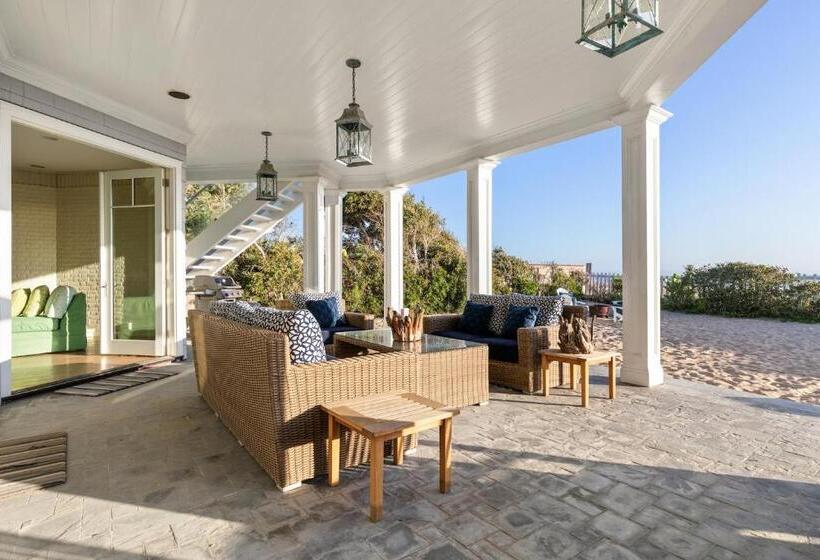شقة غرفة واحدة, Malibu Dunes By Fieldtrip Expansive Hamptons Style Estate W Private Beach Backyard