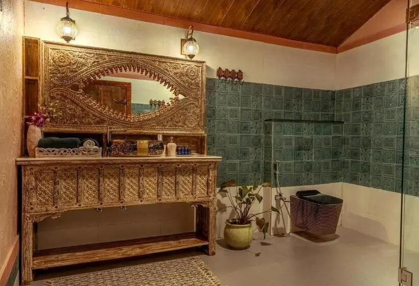 Villa 1 Makuuhuone, Simroseate
