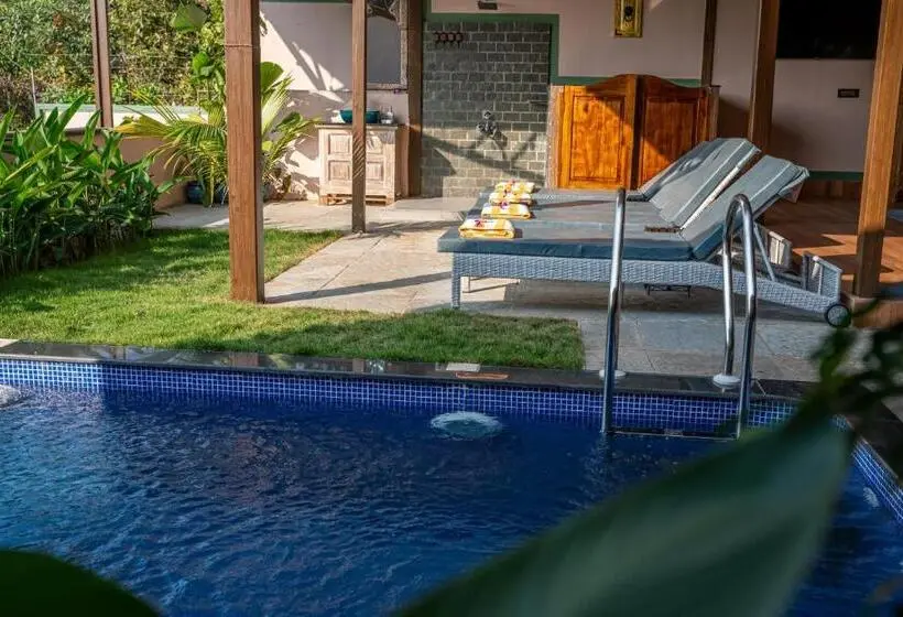Villa 2 Makuuhuonetta, Simroseate