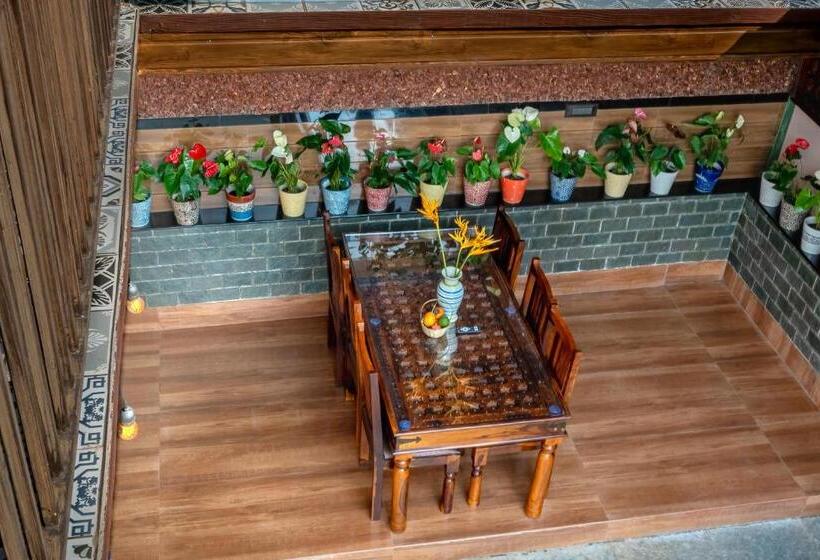 וילה בת 2 חדרי שינה, Simroseate