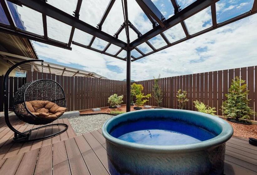 غرفة قياسية مزوَّدة بتراس, The Hotel Obuse