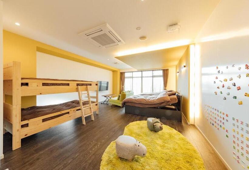 Семейный Номер, The Hotel Obuse