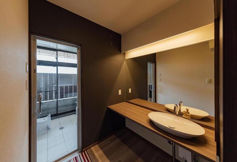 غرفة قياسية, The Hotel Obuse