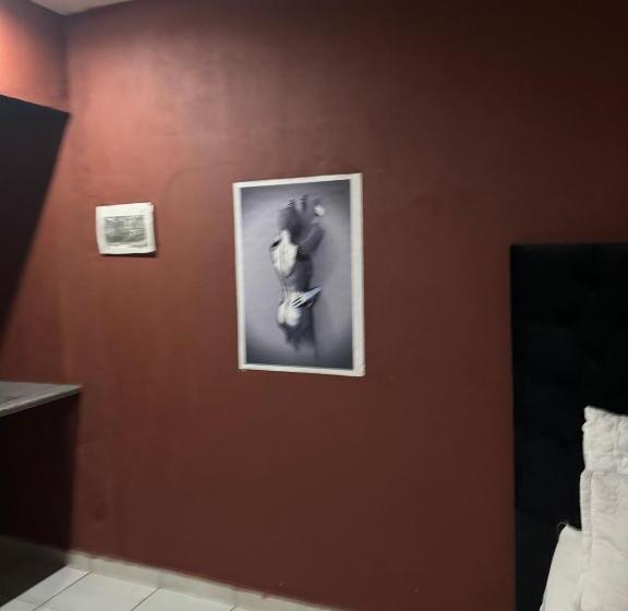 Апартаменты 1 Спальня, X Motel Vosloorus