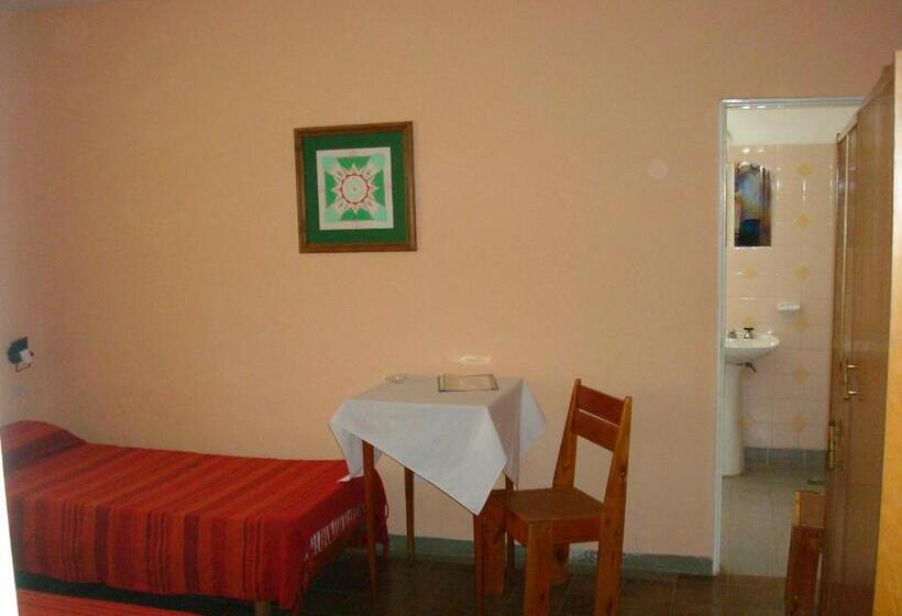 غرفة كلاسيكية ثلاثية, El Limon