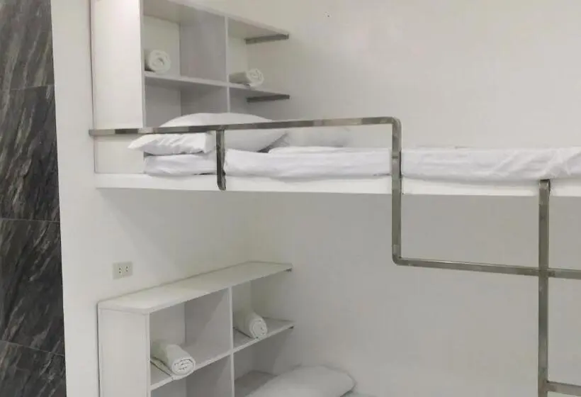 ファミリールーム, Ervoruto Hostel 23 Makati