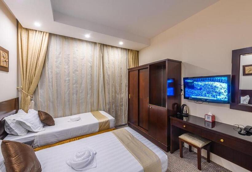 غرفة قياسية ثلاثية, Joury Al Mashaer