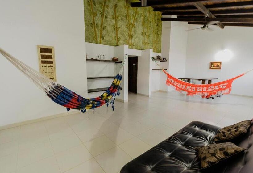 סוויטה משפחתית, Rancho Regis