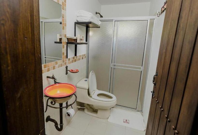 חדר משפחתי, Rancho Regis