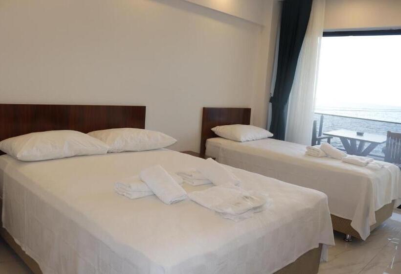 Triple Room Sea View, The Lavington