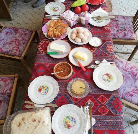 家庭间, Aghveran Eco Guest House