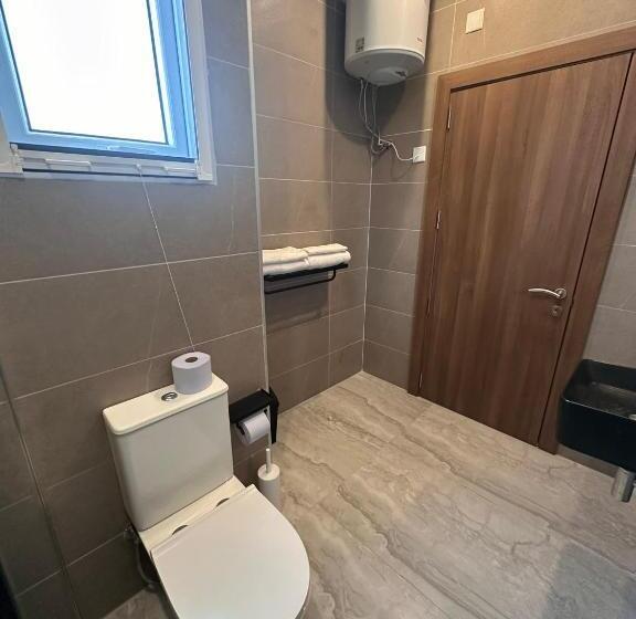 اتاق لوکس با بالکن, La Bella Guesthouse