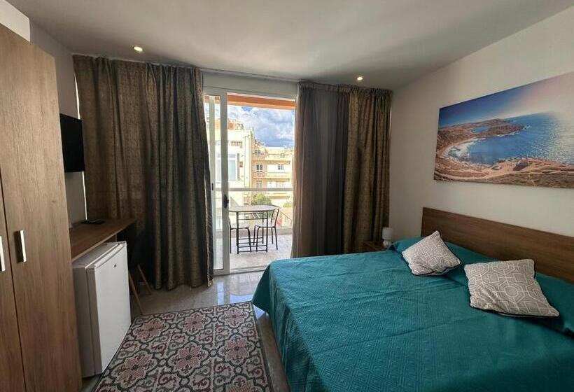 اتاق لوکس با بالکن, La Bella Guesthouse