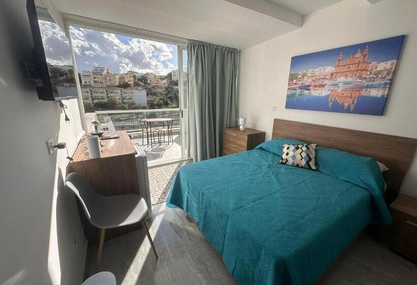 اتاق استاندارد با بالکن, La Bella Guesthouse