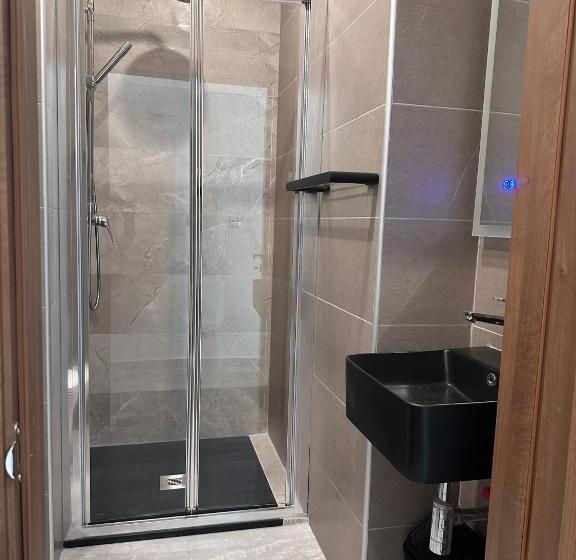 اتاق استاندارد با بالکن, La Bella Guesthouse