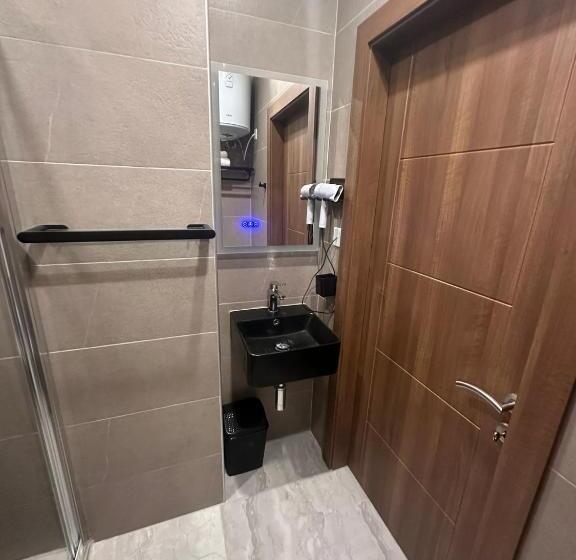 اتاق استاندارد با بالکن, La Bella Guesthouse