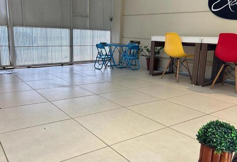 جناح عائلي, Tropical Suítes Próx Praça Da República