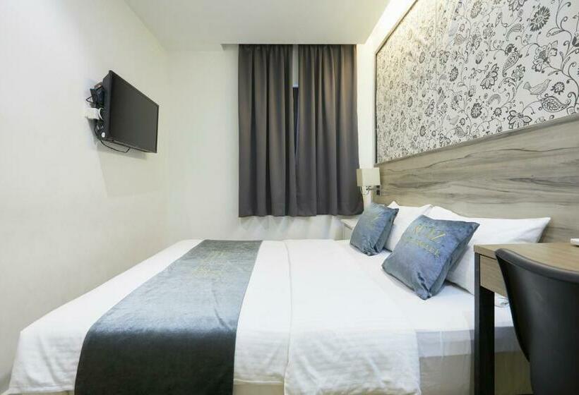 اتاق خانوادگی, Le Ruiz Boutique