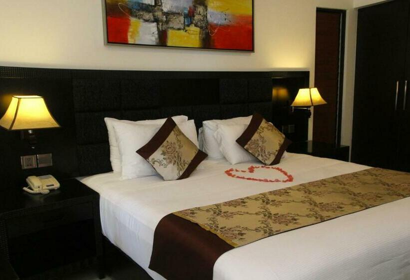 스탠다드 룸 킹사이즈 침대, Nila Beach Resort
